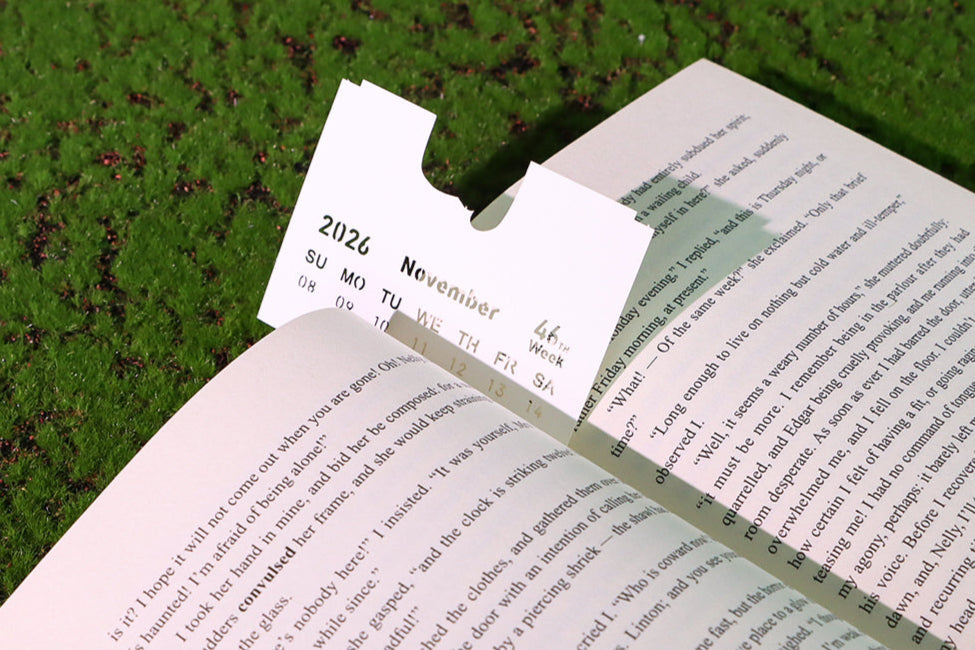 Green Tree House(With Light & Calendar 2026)